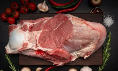 Bild von Kalbfleisch mit Knochen - Kemikli Dana Eti